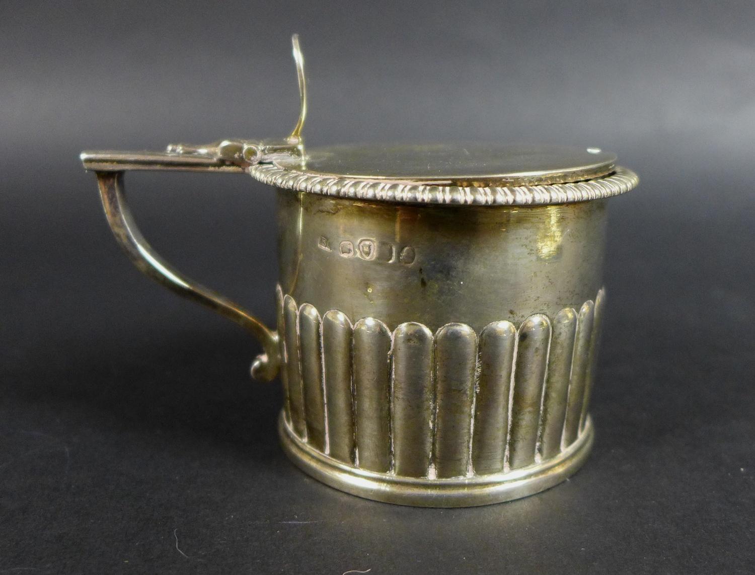 A group of silver items, comprising a George V inkwell a/f, 12.5cm diameter, 5.5cm high, Adie - Image 2 of 13