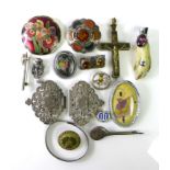 A group of antique jewellery, including an enamelled Art Nouveau brooch, a pair of foliate