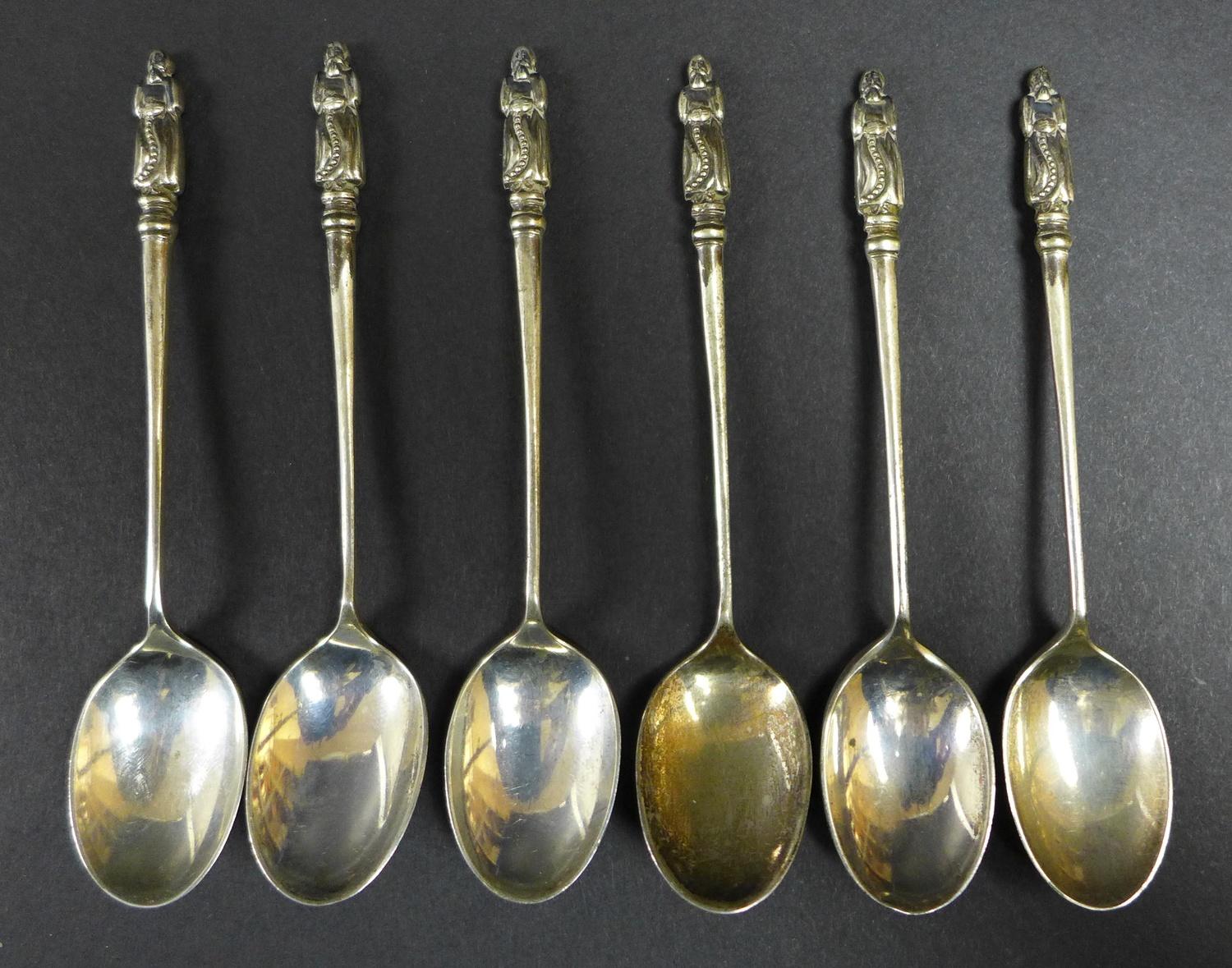 A group of silver items, including a Victorian twin handled Christening cup with gadrooned - Image 8 of 14