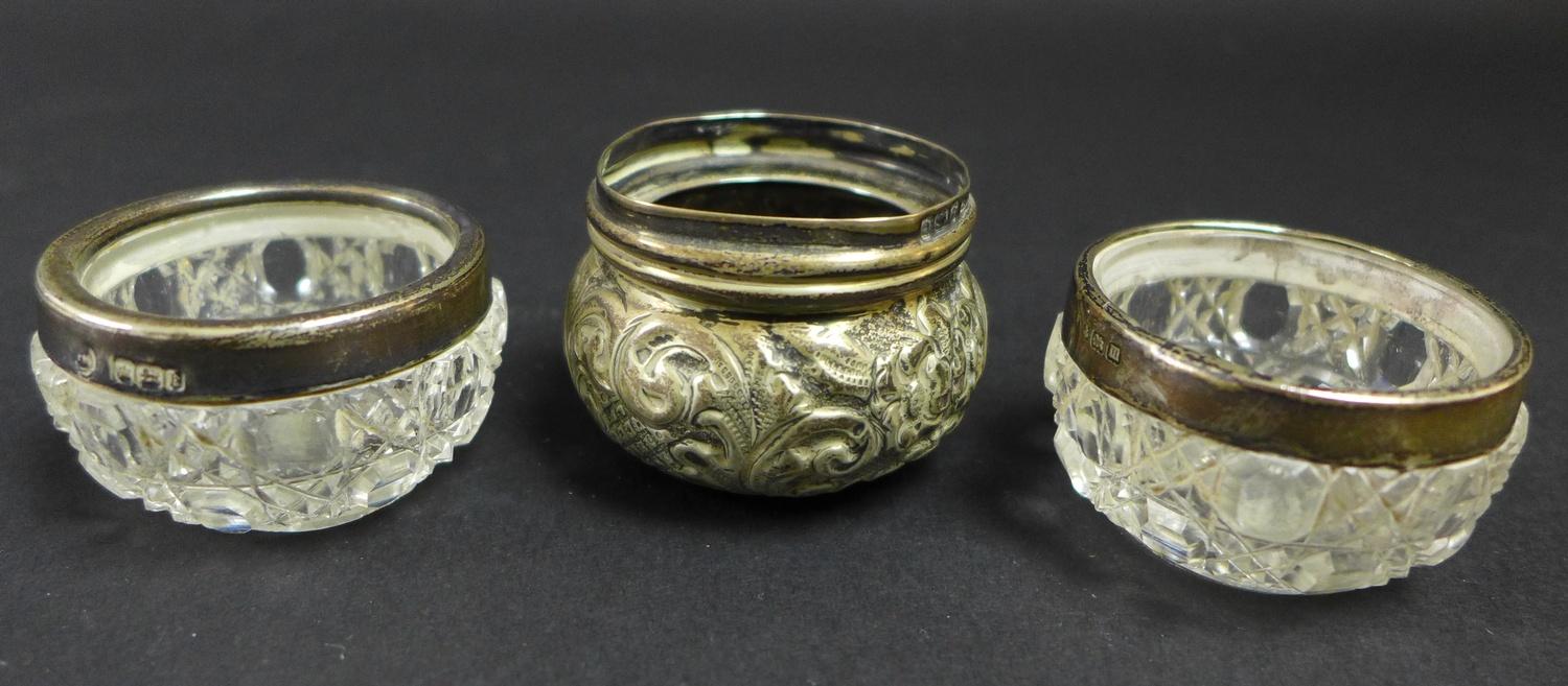 A group of silver items, including a Victorian twin handled Christening cup with gadrooned - Image 12 of 14