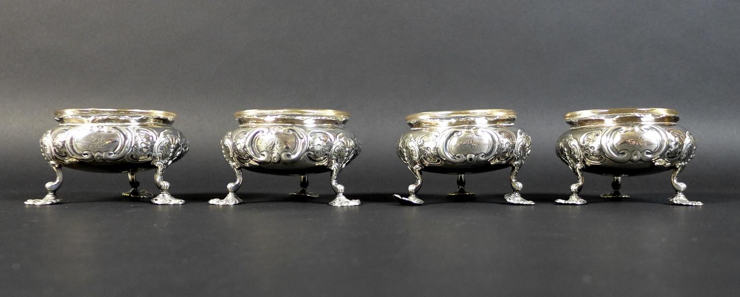 A set of four Victorian silver cauldron salts, each engraved with a single 'R' to one side and - Image 3 of 21