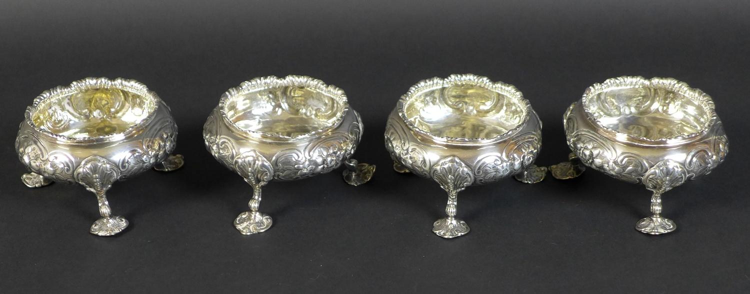 A set of four Victorian silver cauldron salts, each engraved with a single 'R' to one side and - Image 6 of 21