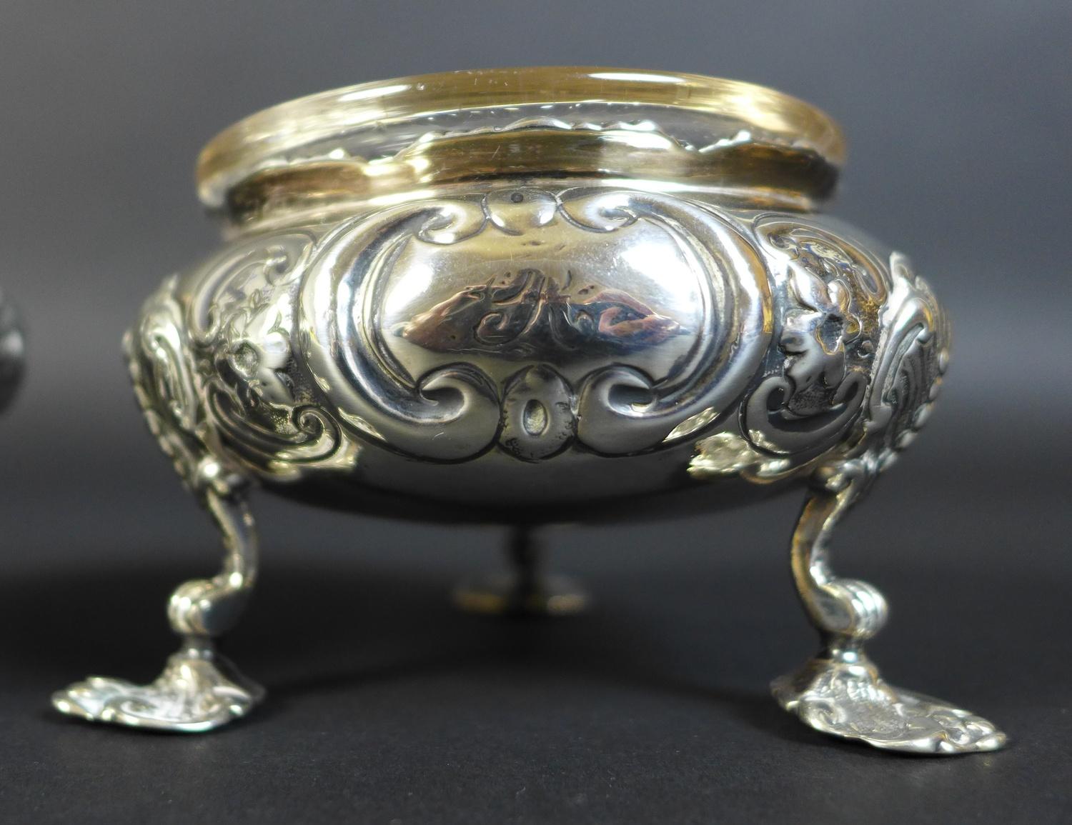 A set of four Victorian silver cauldron salts, each engraved with a single 'R' to one side and - Image 15 of 21