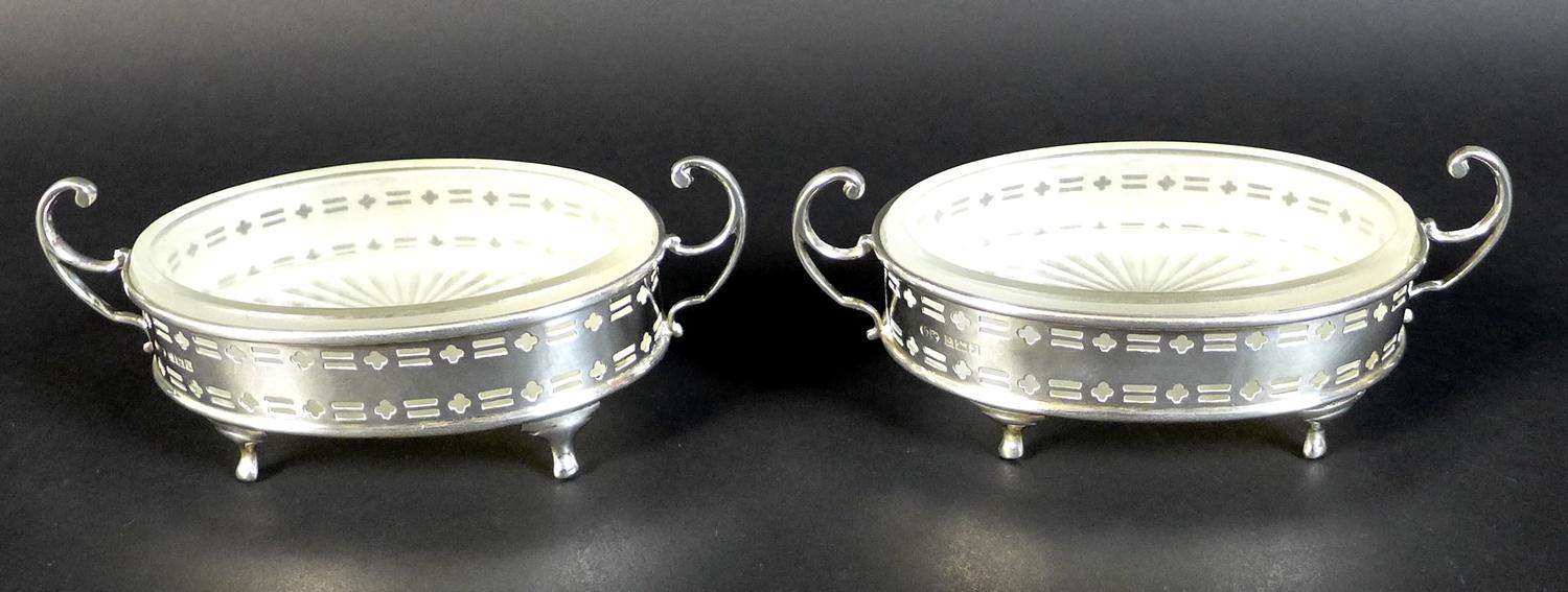 A pair of Elizabeth II silver butter dishes with matching butter knives, of oval form with with twin - Image 3 of 13