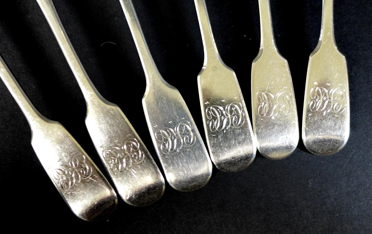 A group of Georgian and later silver flatware comprising a pair of Peter and Anne Bateman sugar - Image 6 of 13
