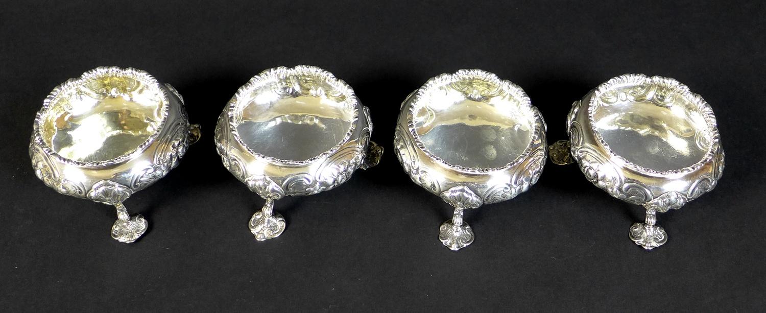 A set of four Victorian silver cauldron salts, each engraved with a single 'R' to one side and - Image 7 of 21