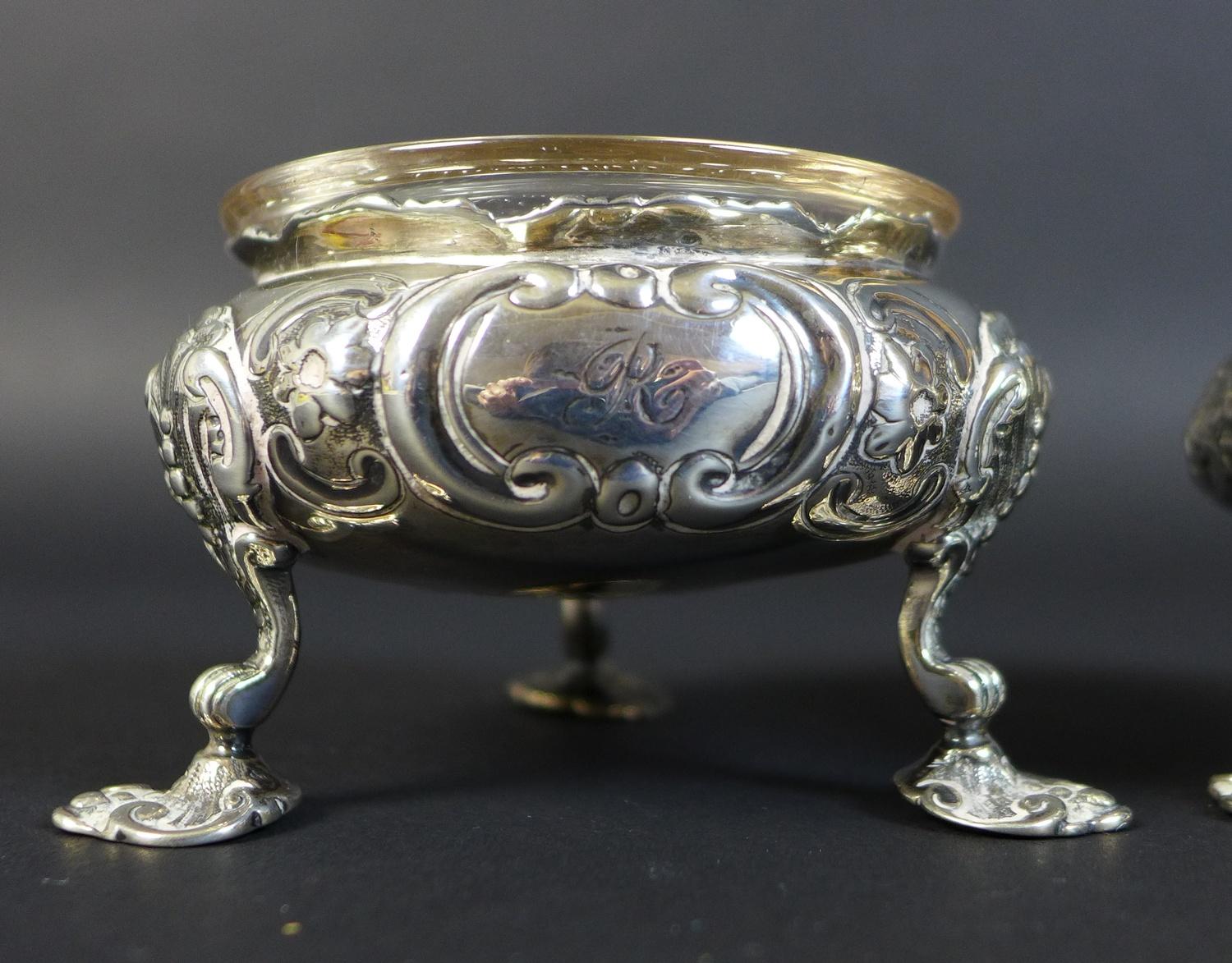 A set of four Victorian silver cauldron salts, each engraved with a single 'R' to one side and - Image 9 of 21