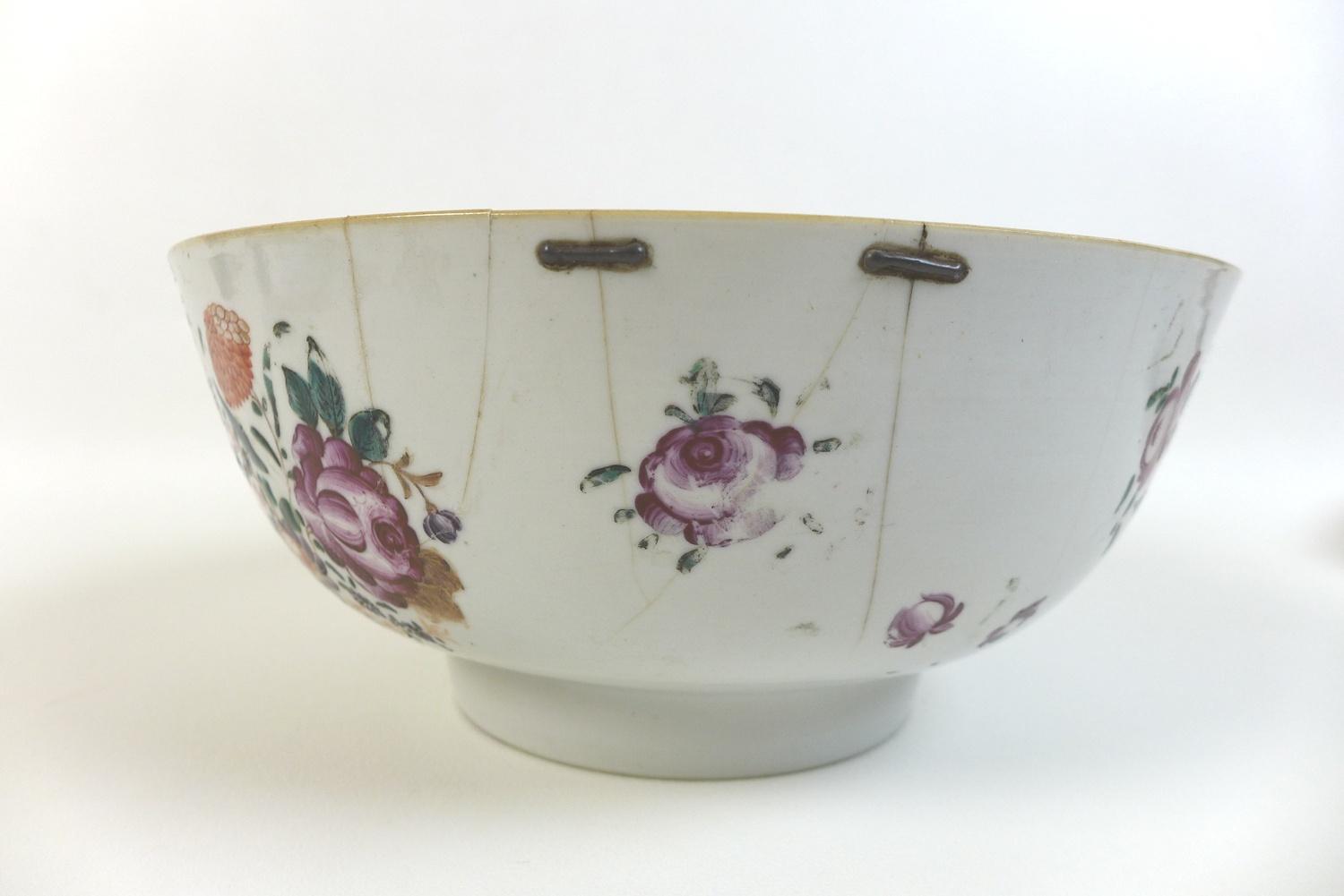 A group of Chinese and European ceramics, including a Chinese porcelain punch bowl, Qing Dynasty, - Image 4 of 14