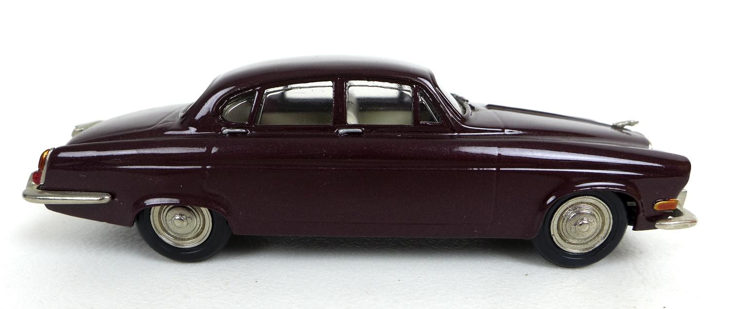 Four 1/43 scale die cast model classic cars, comprising a Gems & Cobwebs 1961-1966 Jaguar Mk. X in - Image 2 of 23