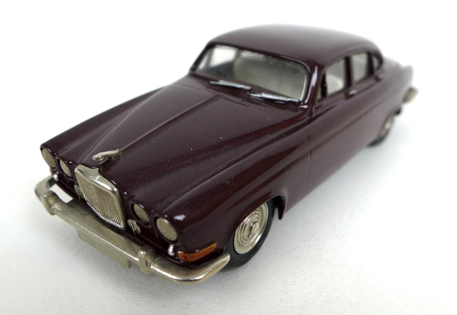 Four 1/43 scale die cast model classic cars, comprising a Gems & Cobwebs 1961-1966 Jaguar Mk. X in - Image 3 of 23