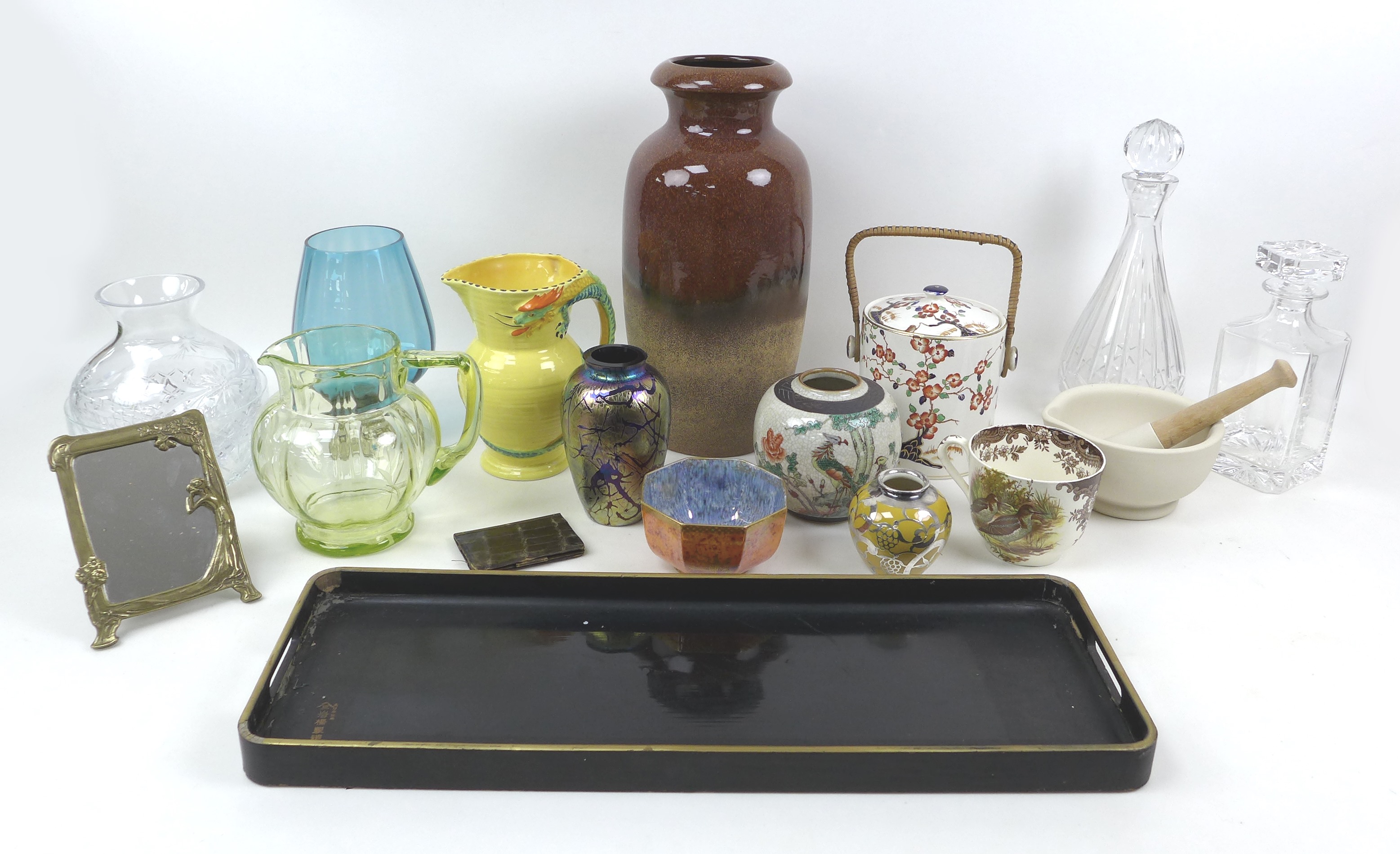 A group of eighteen various collectables, ceramic and glass wares, including a Royal Brierley