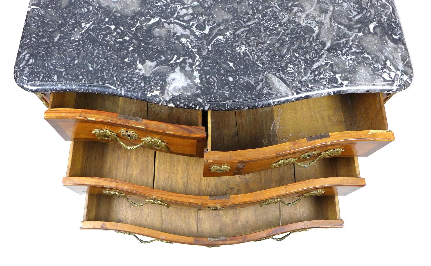 A French Louis XV serpentine fronted commode, circa 1760, by André Antoine Lardin - Image 16 of 27