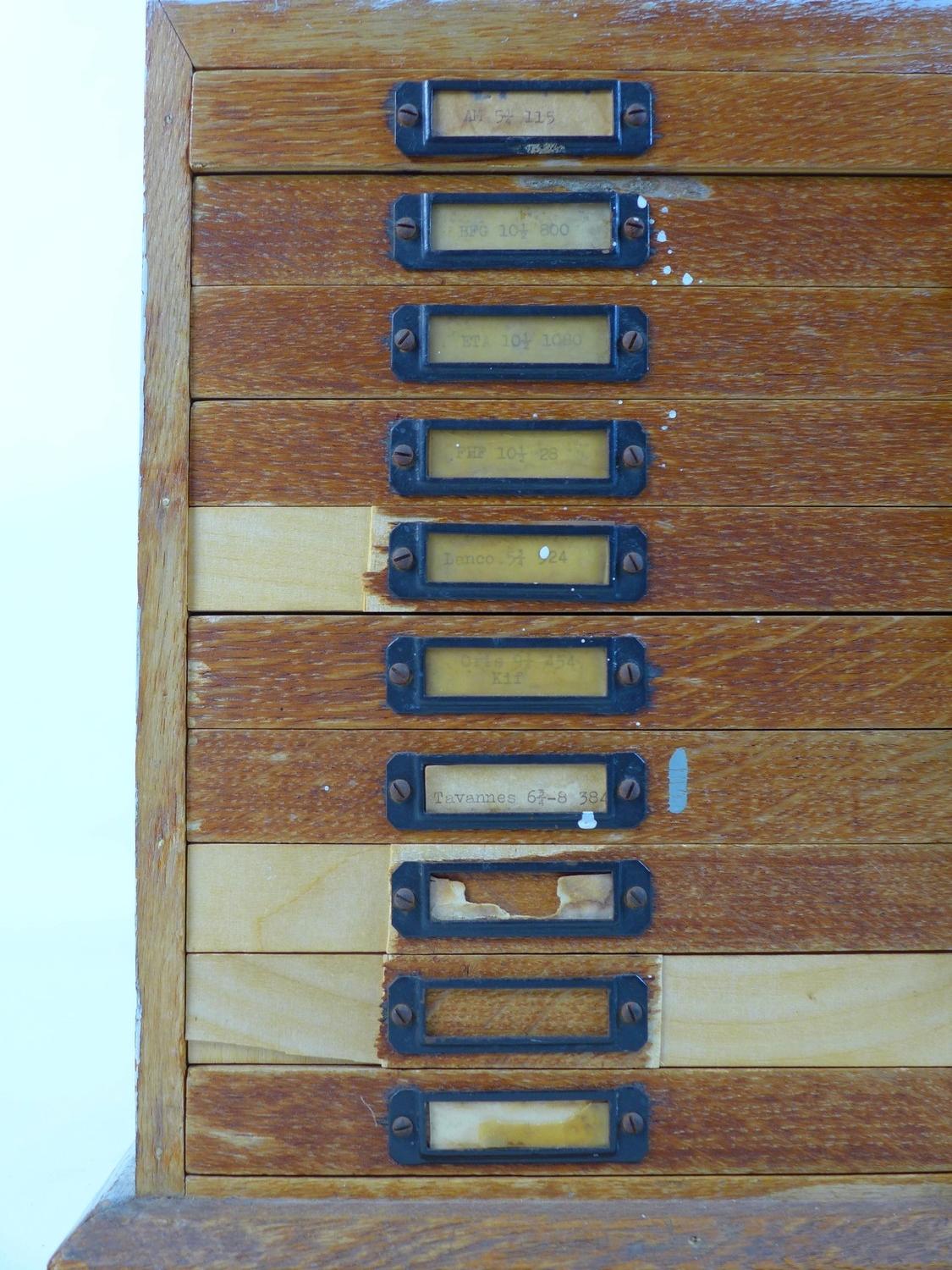 A collection of watch parts, contained within an oak ten drawer table top chest - Image 8 of 9