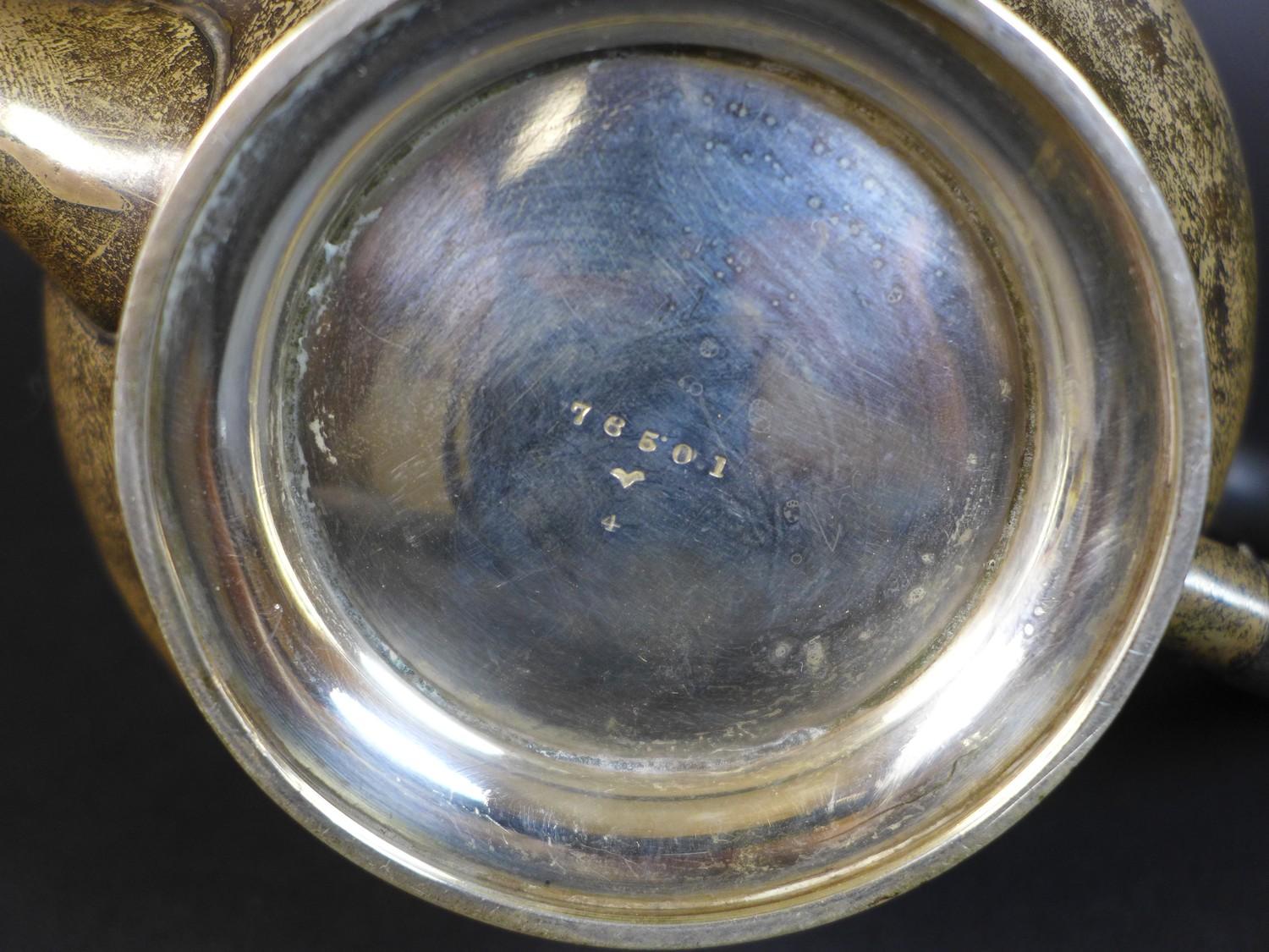 A George V silver bachelor's tea set, of compressed bun form on circular foot, comprising a teapot - Image 7 of 15