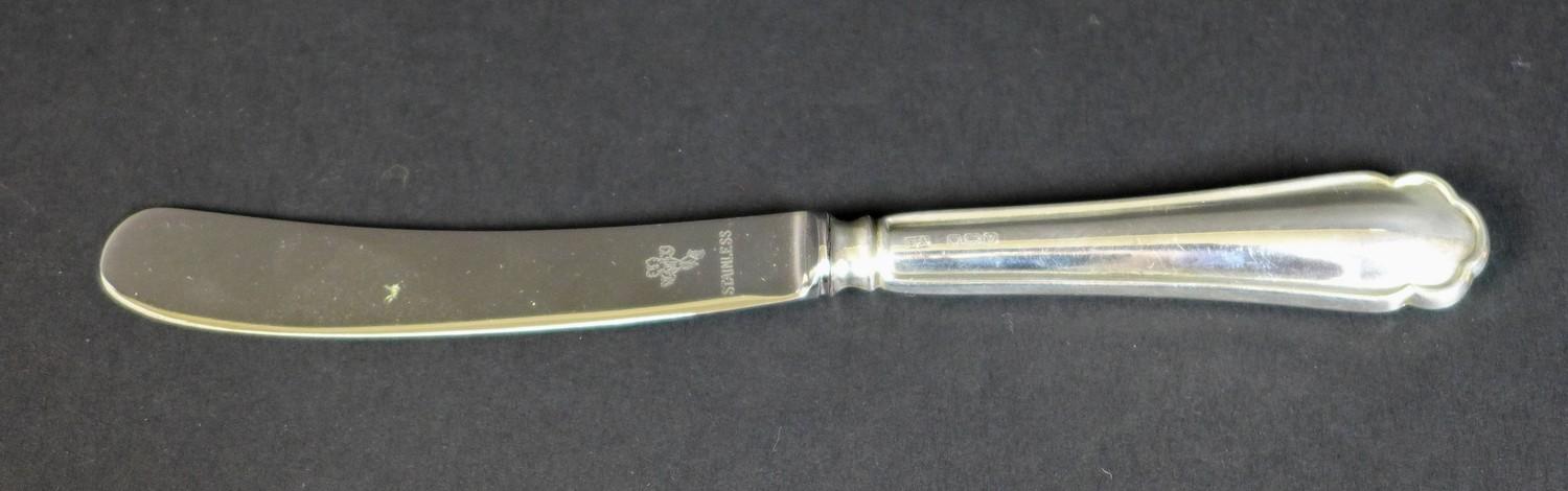 A set of six Elizabeth II silver handled butter knives, with stainless steel blades, each 17cm long, - Image 3 of 6