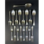 A George V silver part suite of cutlery, Old English pattern, comprising serving spoon, 21.5cm,