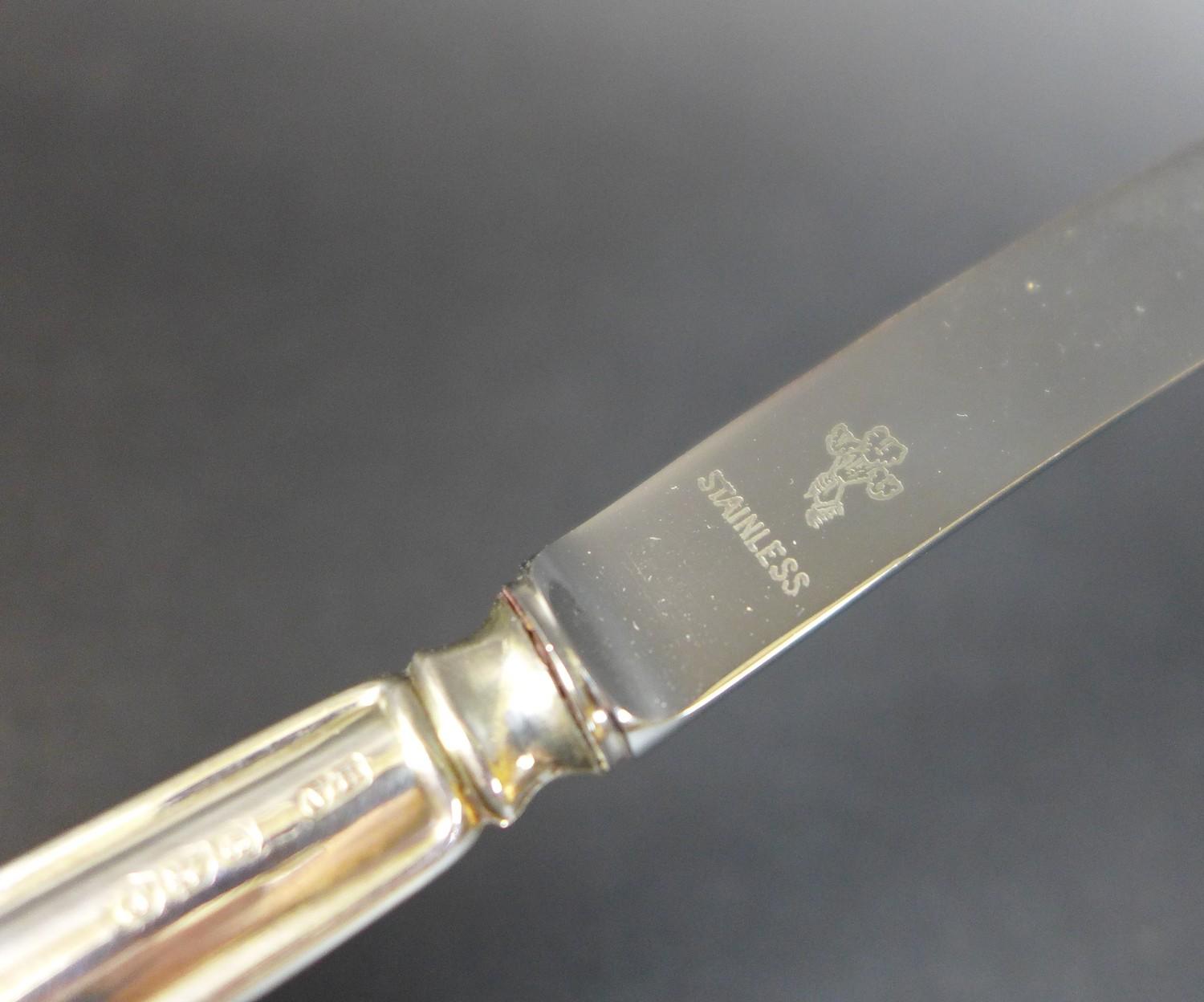 A set of six Elizabeth II silver handled butter knives, with stainless steel blades, each 17cm long, - Image 4 of 6