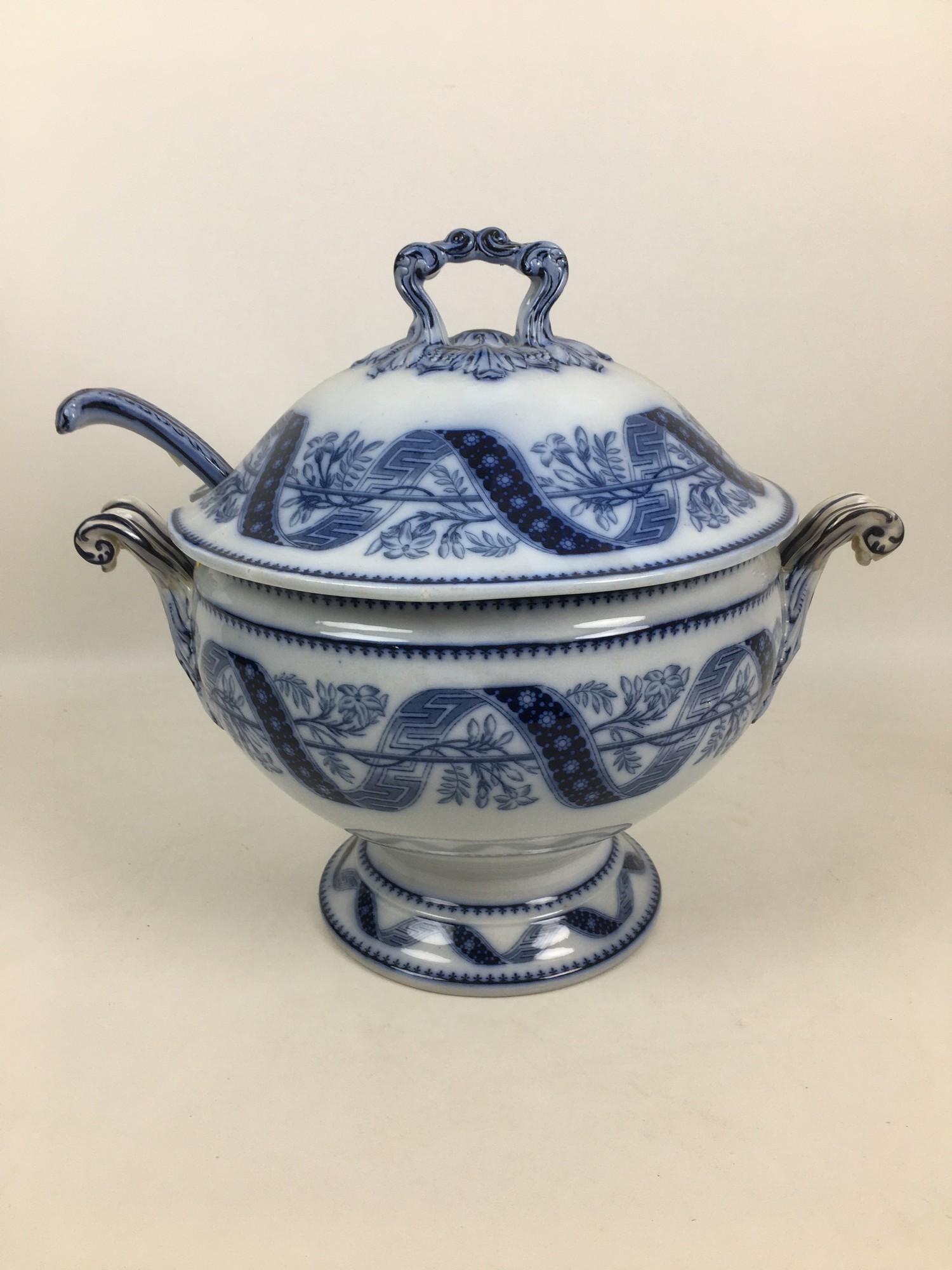 A Copeland late Spode part dinner service, mid 19th century, transfer printed in blue and white, - Image 2 of 5