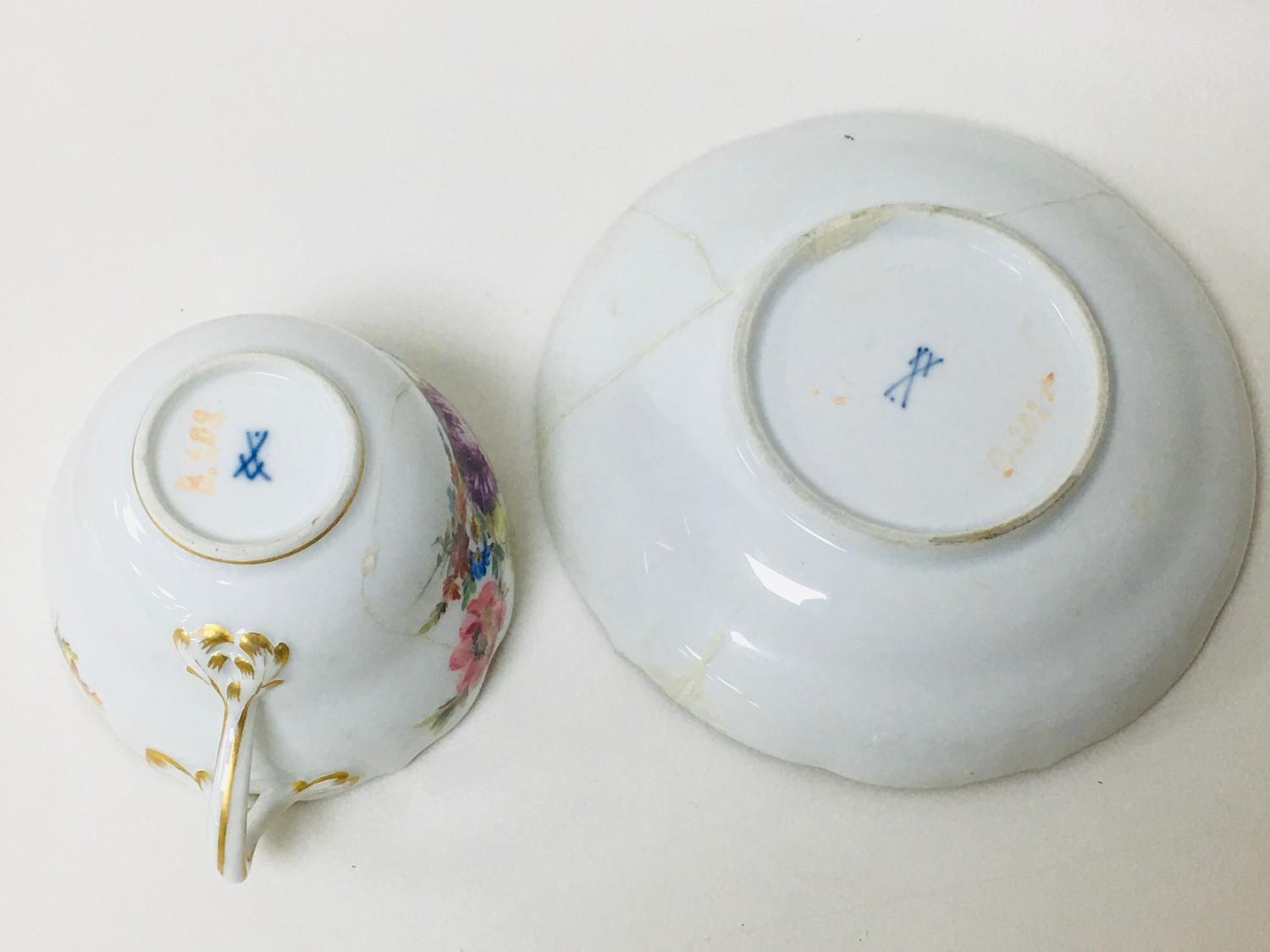 A group English and continental 19th century and later porcelain tea wares, including a Royal - Image 4 of 7