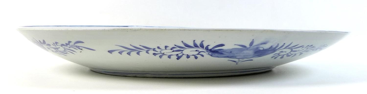A pair of large Chinese Export porcelain 'Dragon' chargers, Qing Dynasty, late 19th / early 20th - Image 33 of 43