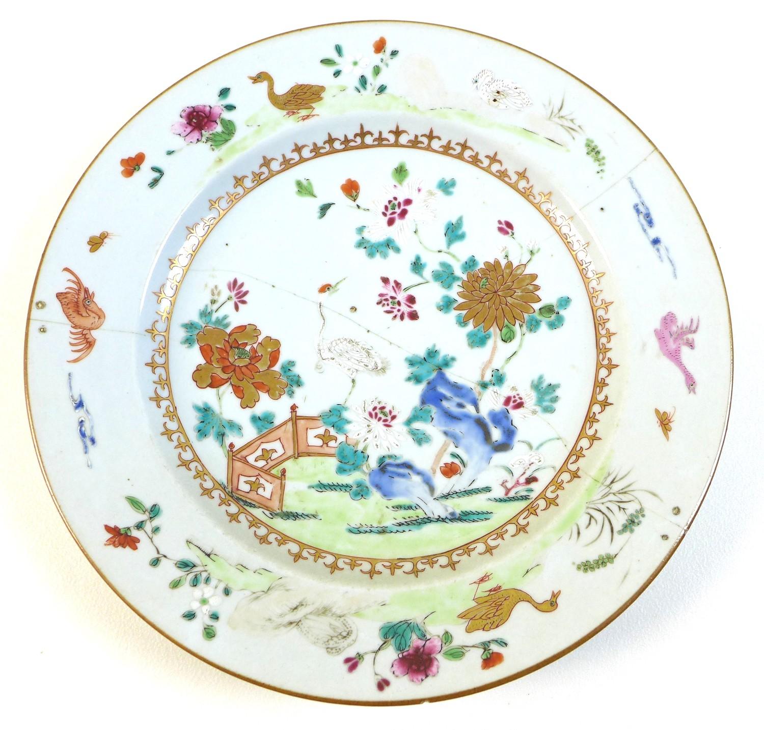 A group of Chinese porcelain, comprising a pair of 18th century famille rose plates, of graduated - Image 8 of 11