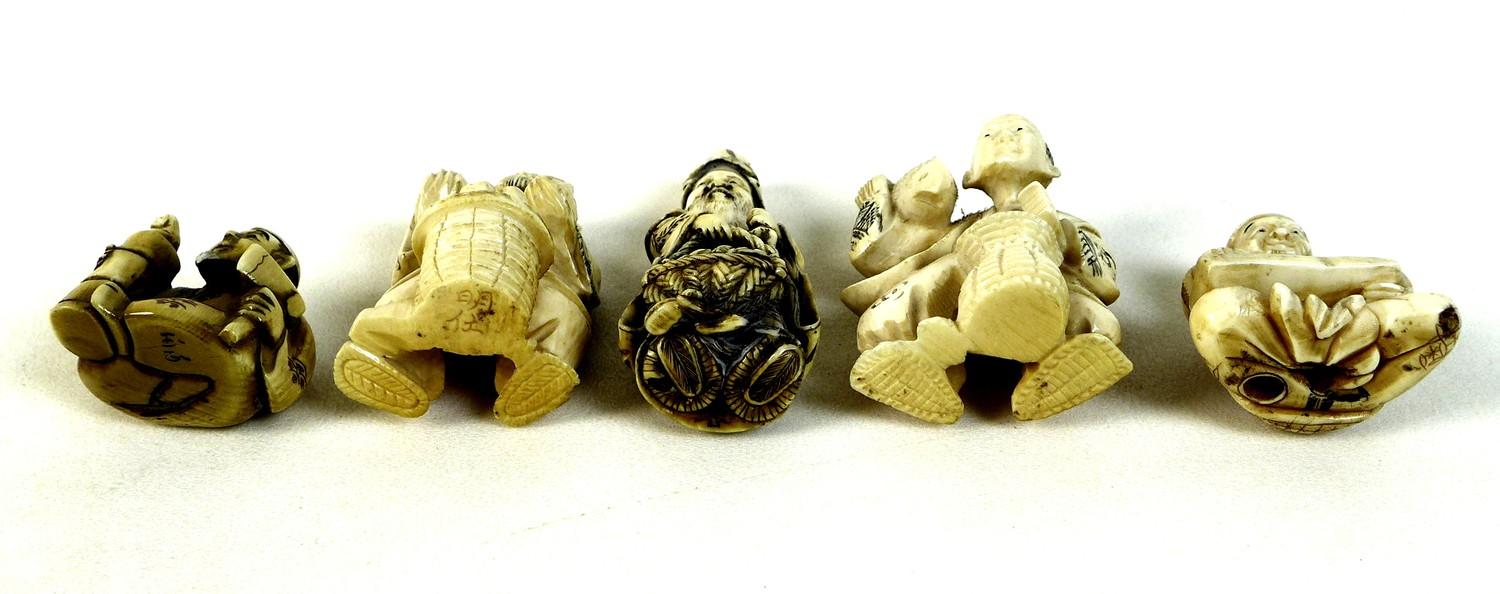 A group of five Japanese ivory katabori netsuke, late 19th and early 20th century, comprising a - Image 4 of 10