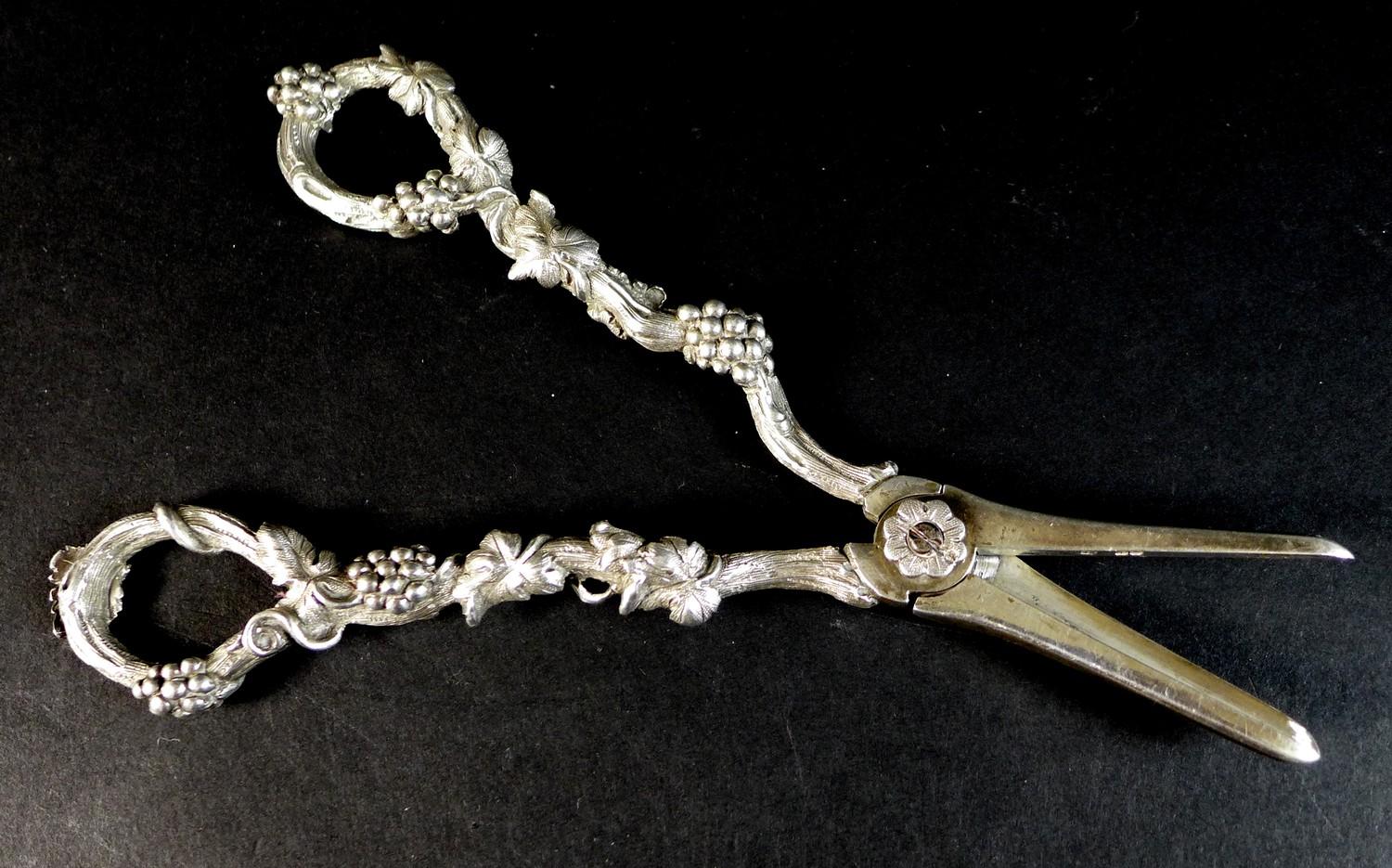 A pair of Victorian silver grape scissors, with ornate handles decorated with vines and grapes, H - Image 7 of 8