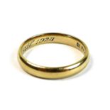 A 14ct gold wedding band ring, engraved internally '17 Oct 1922 - 17 April 1923', size M, 3.2g.