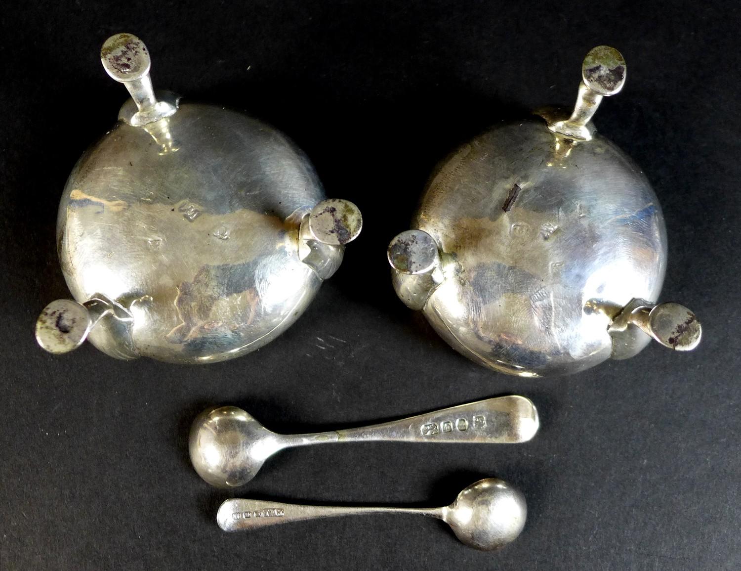 A pair of early George III silver cauldron salts, with parcel gilt interiors, both with engraved - Image 4 of 5