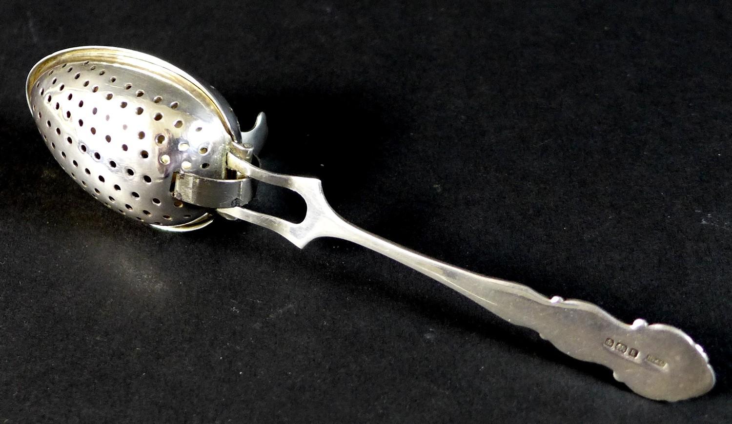 An Edward VII silver tea infuser, fancy scroll decorated handle with two pronged support to the - Image 5 of 6