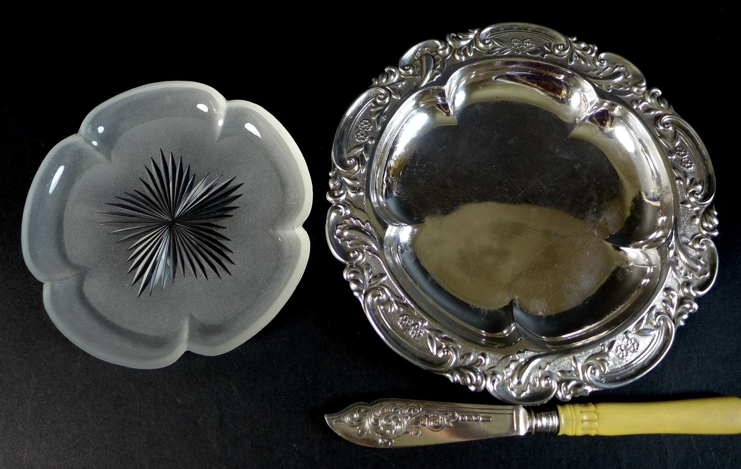 A Victorian silver butter dish, with five lobed bowl, shaped outline with repousse Rococo style - Image 6 of 8