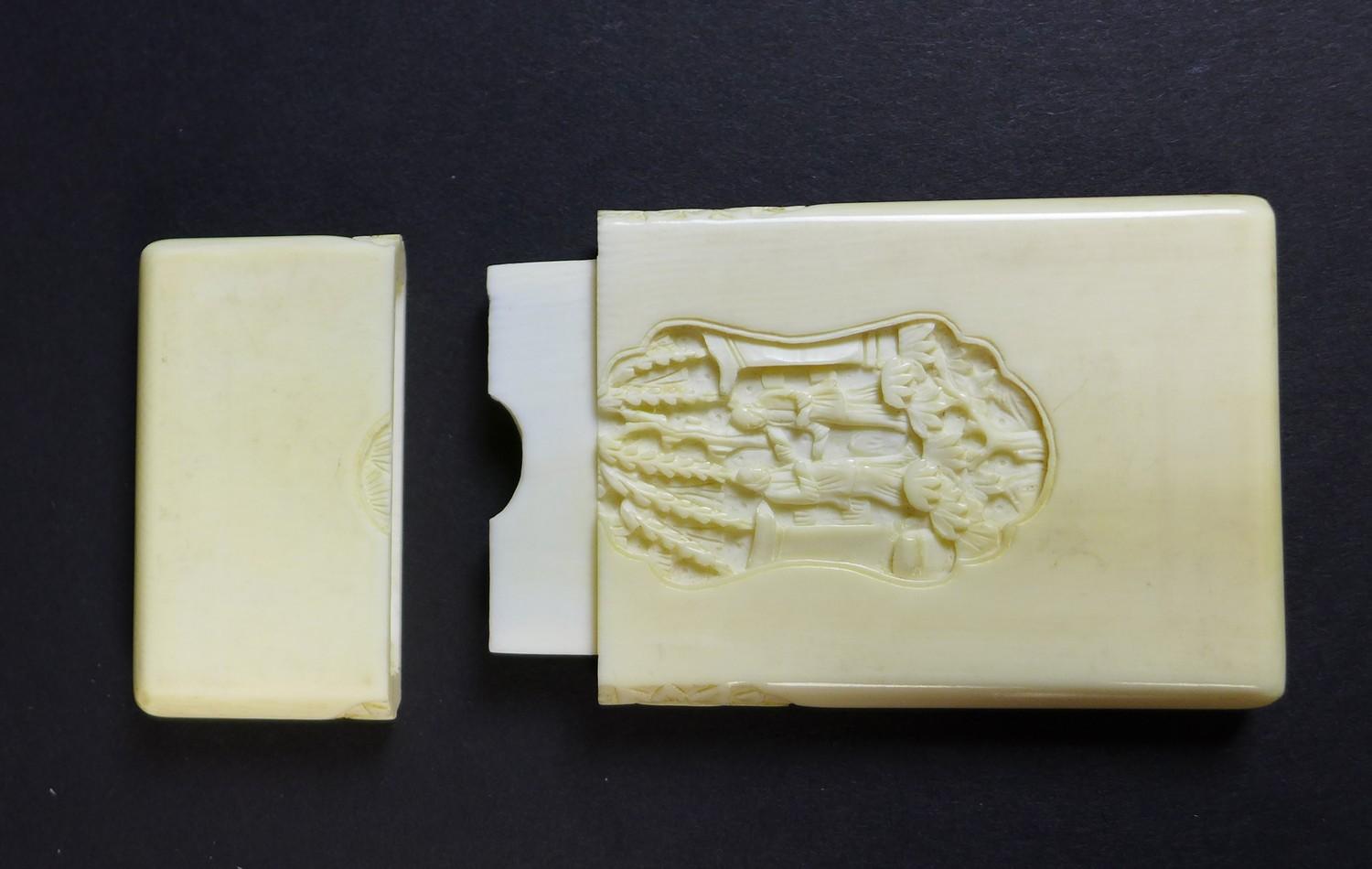 A group of three late 19th / early 20th century Chinese ivory items comprising a card case, the - Image 10 of 13