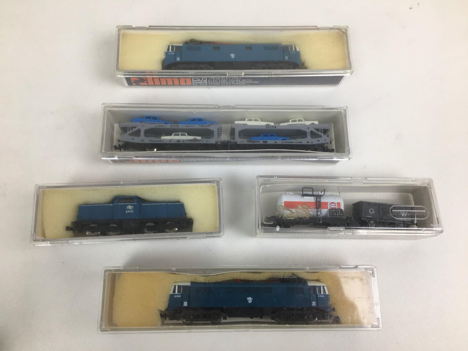 A collection of Graham Farish and LIMA HO guage railway models, including a Graham Farish 'High - Image 3 of 3