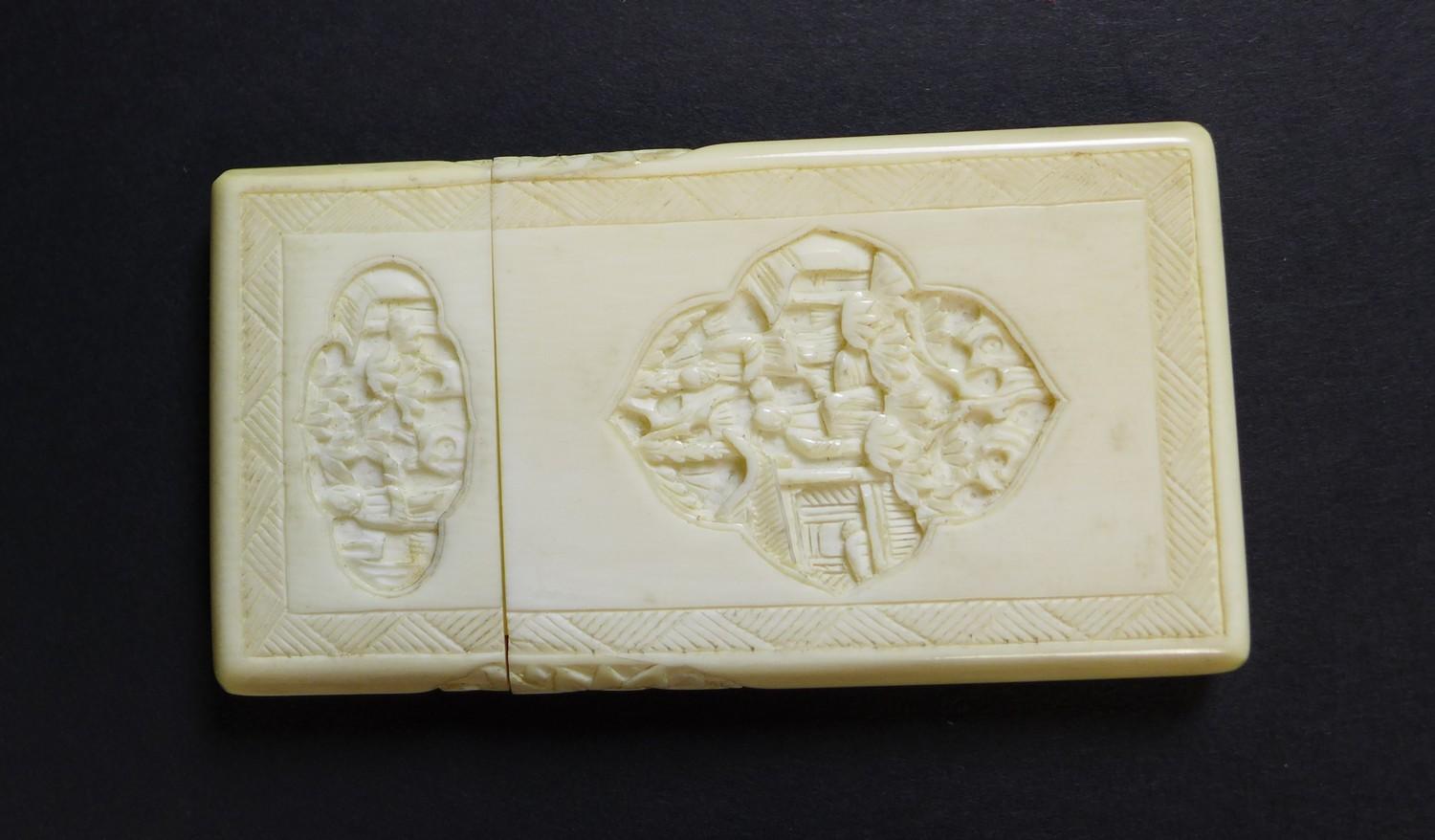 A group of three late 19th / early 20th century Chinese ivory items comprising a card case, the - Image 7 of 13