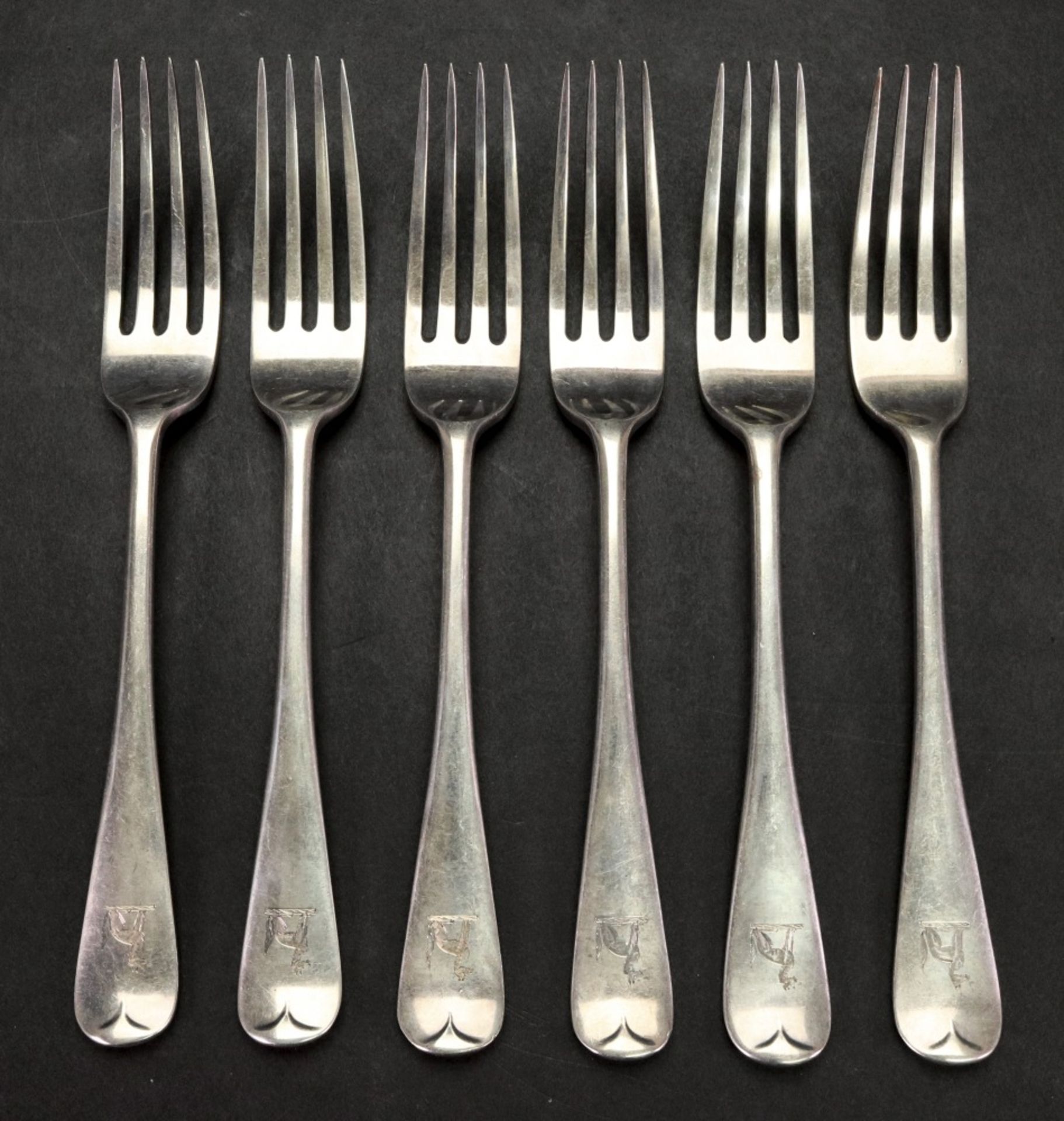 A set of six Edwardian Old English pattern silver dessert forks, Jackson & Fullerton, London 1908,