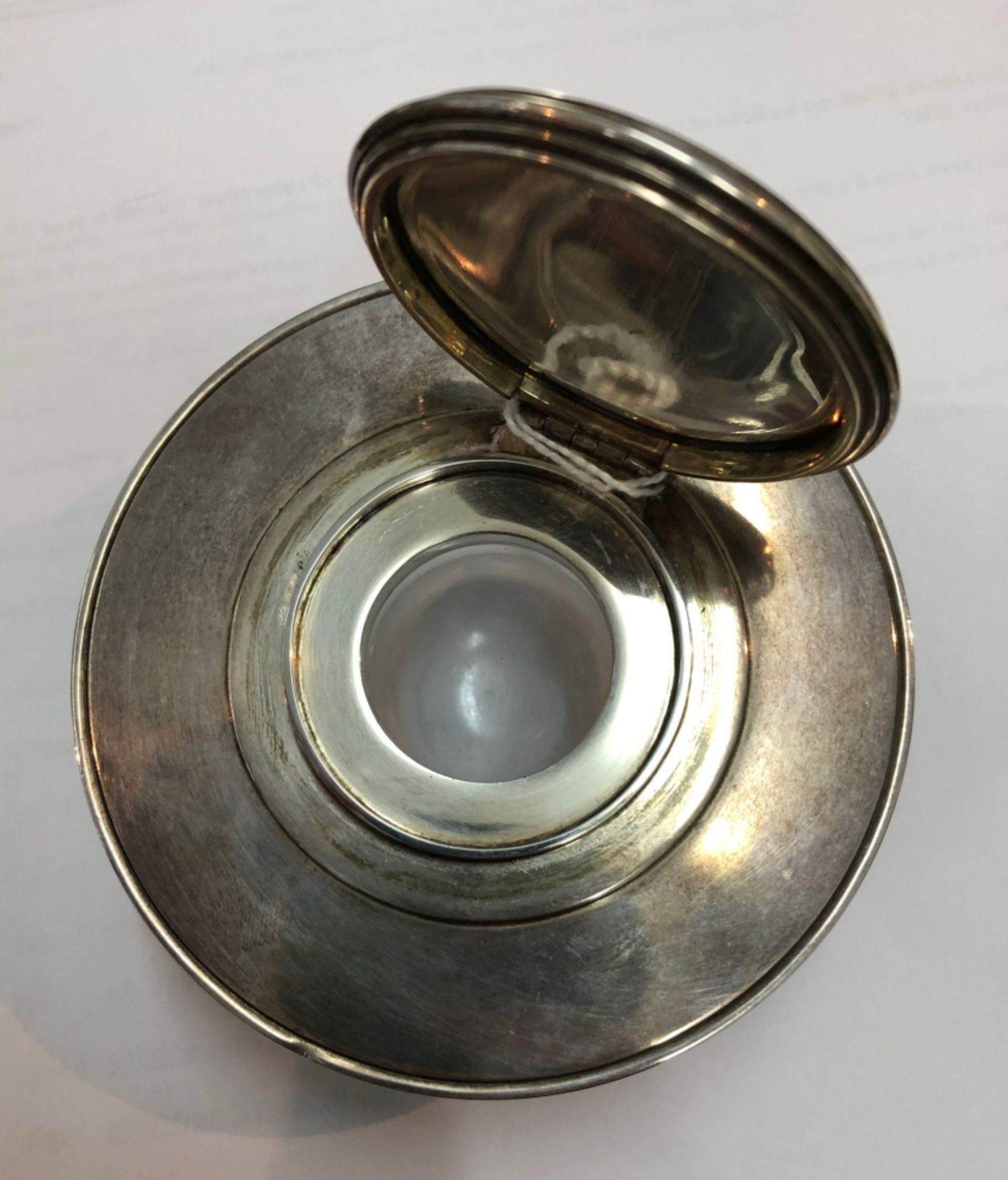 A circular silver inkwell, Garrard & Co, London 1935, Jubilee marks, - Image 7 of 10