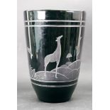 Elgnirp; a large glass vase etched with giraffes, 20.5cm high.