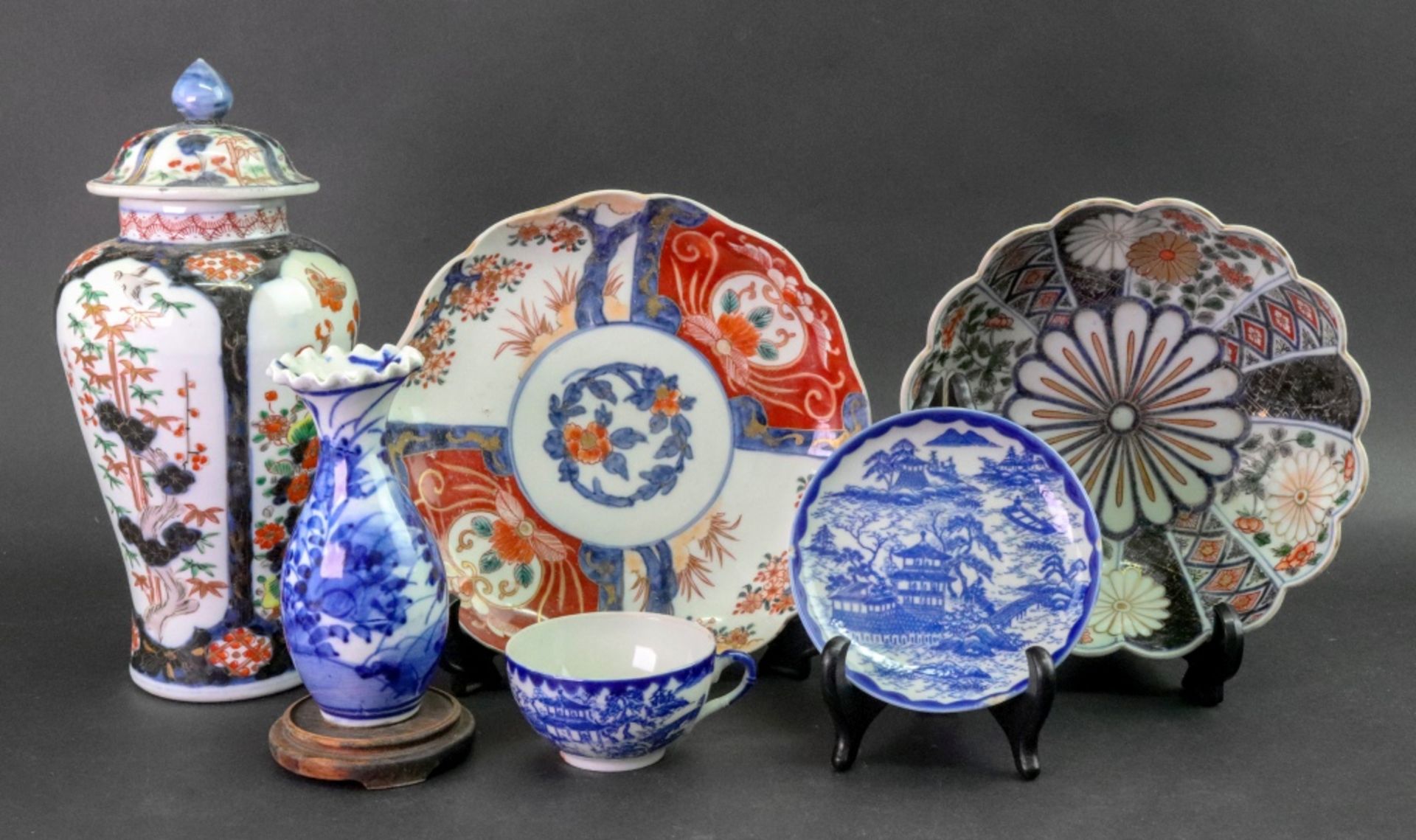 A group of Japanese Imari wares, Meiji.