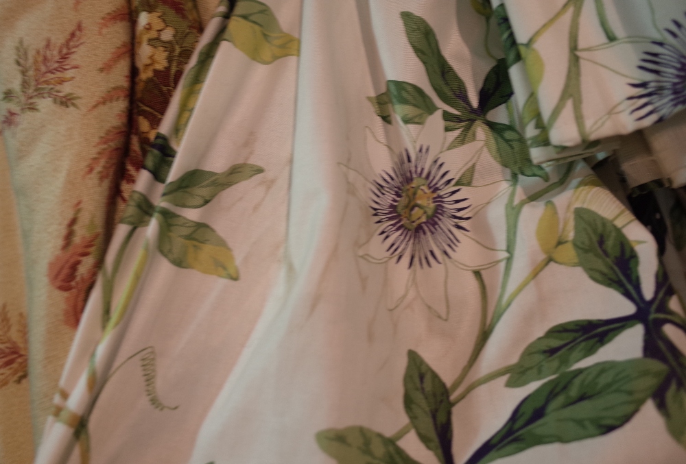 Curtains; a pair of lined curtains with passion flower decoration, 225cm wide x 260cm high. - Image 3 of 3