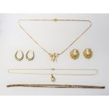 Mostly 9ct gold jewellery, comprising; an oval link neckchain, detailed 9 CT,