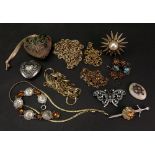 A small collection of costume jewellery,