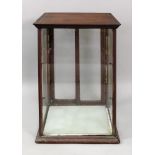 An Edwardian mahogany frame counter top glazed shop display cabinet, 40cm wide x 35.