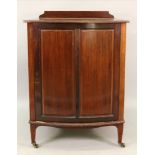 A Gentleman's Edwardian mahogany dwarf b