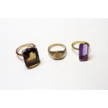 A gold ring, claw set, with a rectangular cut smoky quartz, ring size O and a half, a gold ring,