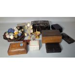 Collectables, including hardstone specimen eggs, costume jewellery, a papier-mâché box and sundry.