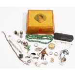 A group of eighteen items of jewellery,