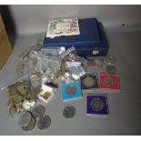 A quantity of mostly 20th century commemorative coins (qty).