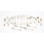 English silver fiddle pattern flatware, comprising: five table forks, fifteen teaspoons,