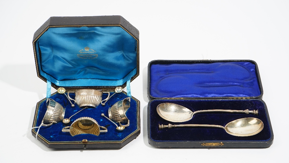 Silver, comprising; a pair of seal topped spoons, London 1900,