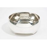An Italian Pampaloni silver bowl of circular form, raised on four feet, detailed Pampaloni 925,